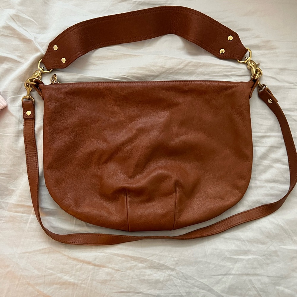Clare V. Moyen Messenger - Picture 9 of 9